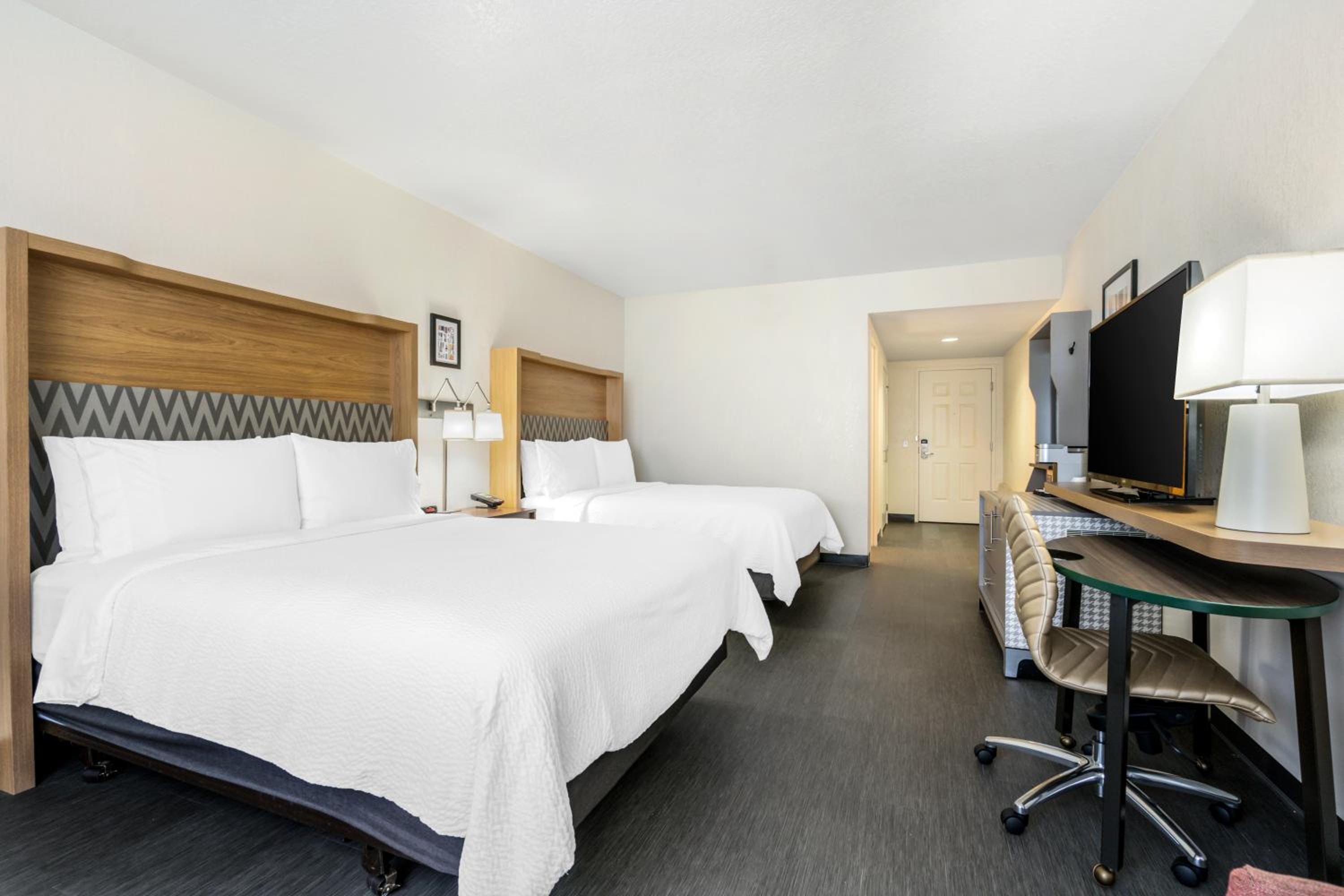غرفة قياسية بسرير كينج، Holiday Inn Orlando Intl Drive - Conv Center 4/10