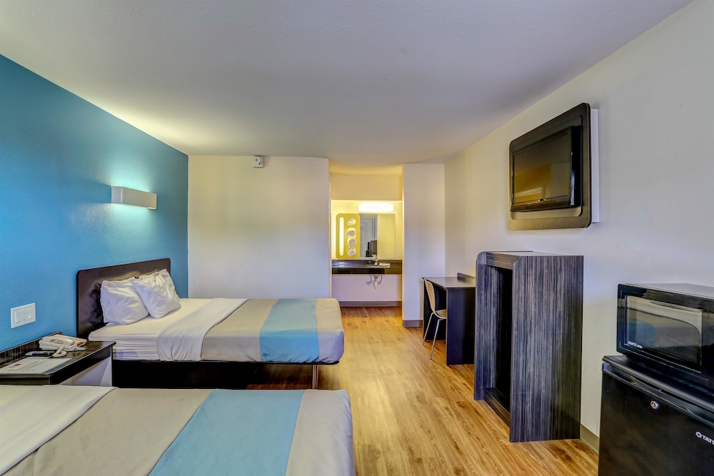 Motel6 Dickson, TN 28/59