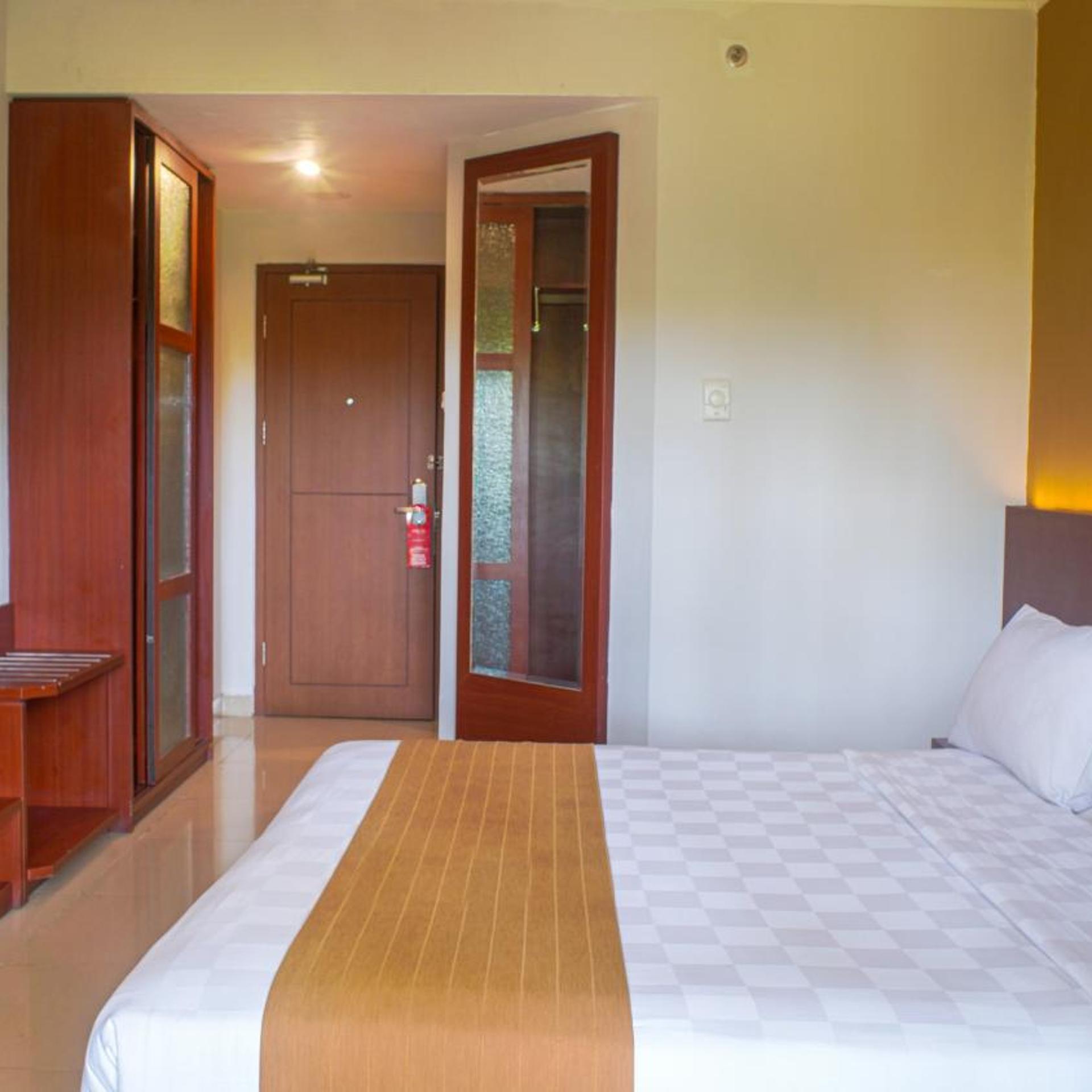 BUDGET, DOUBLE BED