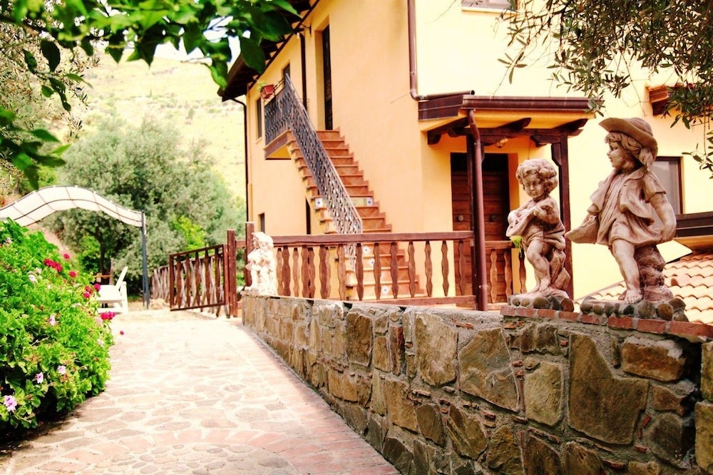 Agriturismo L'uliveto 8/50