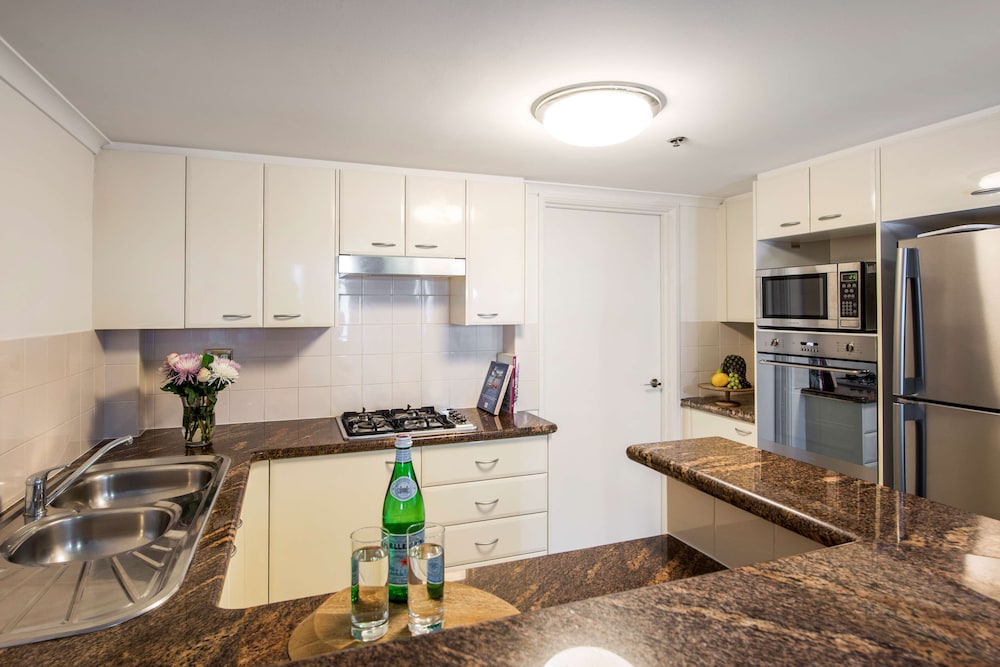 Oaks Sydney Castlereagh Suites 55/78
