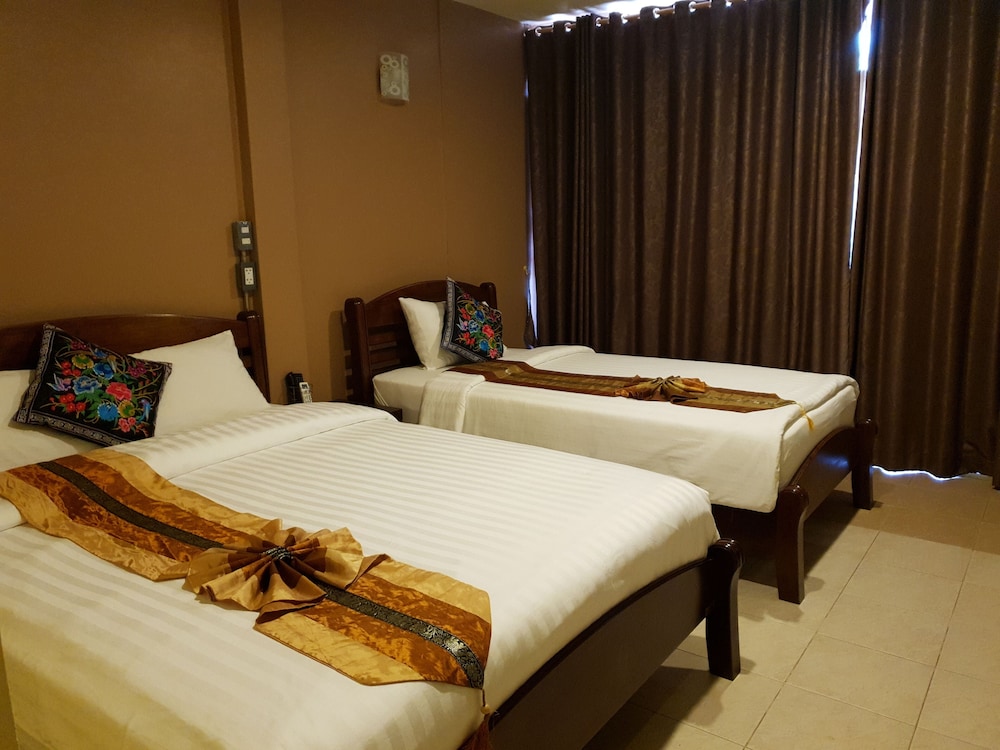 Talay Sai Hotel At Thung Wua Laen 40/76