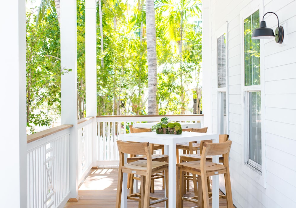 Parrot Key Hotel & Villas 56/70