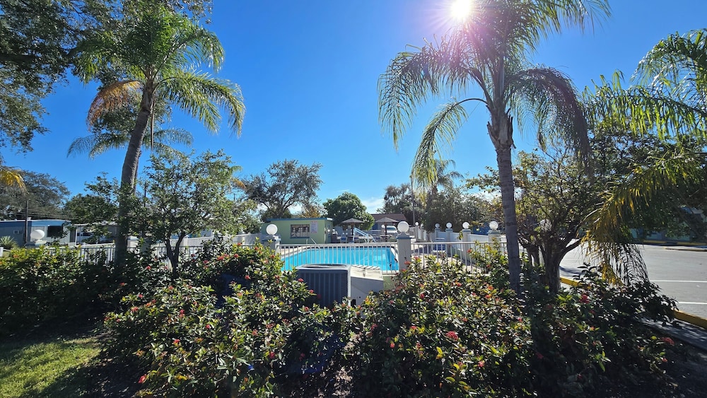 Gulf Way Inn 39/44