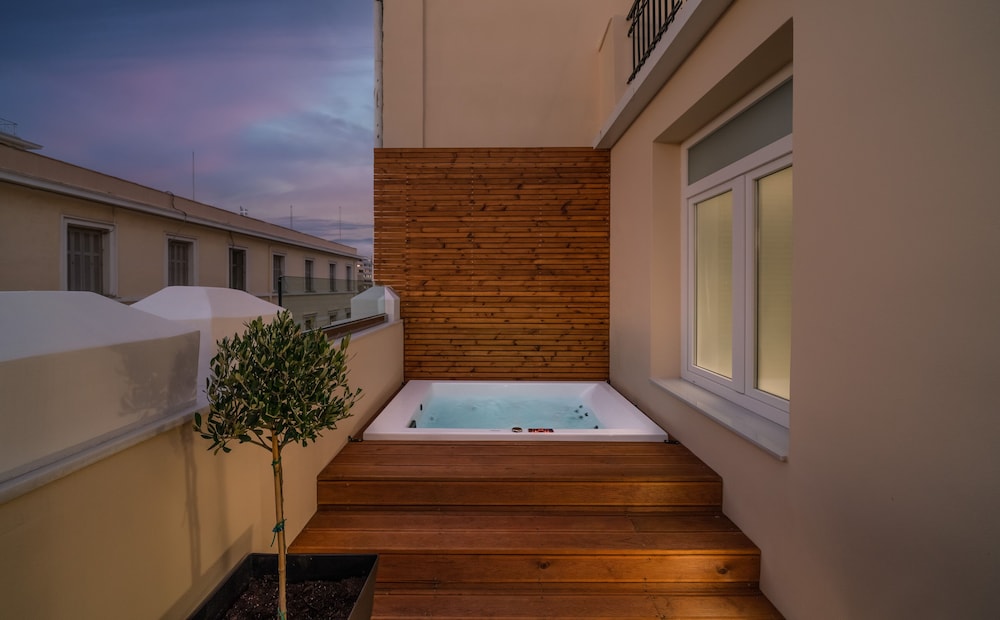 Praxitelous Luxury Suites 25/50