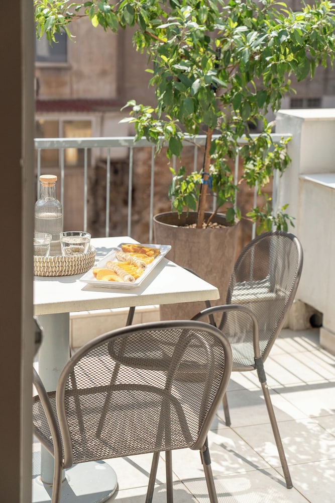 Piraeus City Hotel 46/63