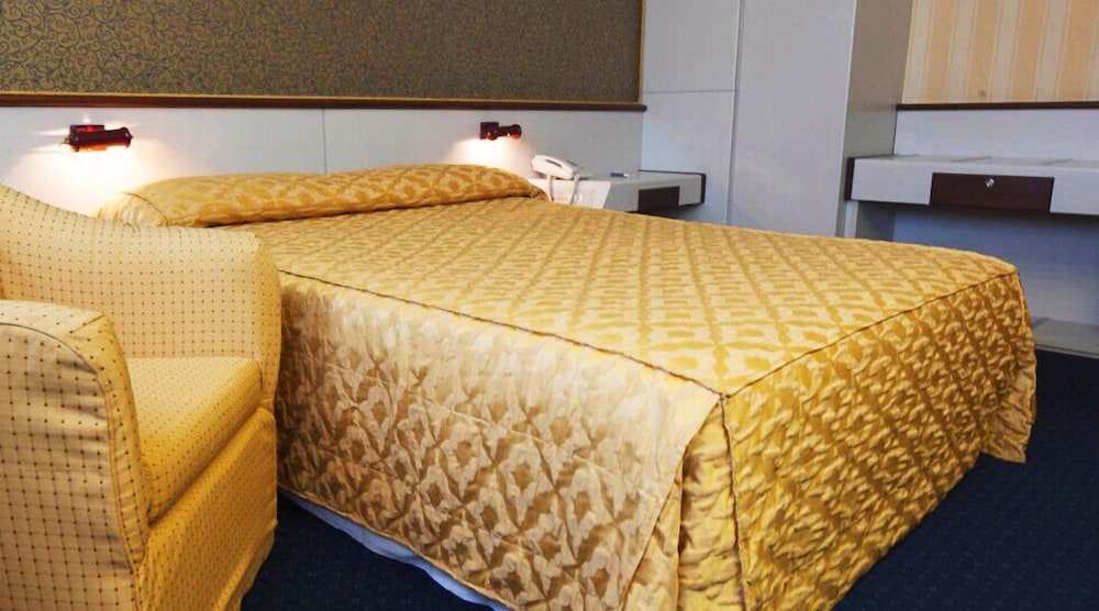 Maxim Hotel 18/70