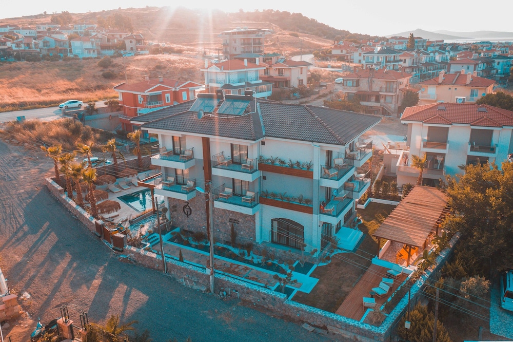 Efsane Hotel 4/40