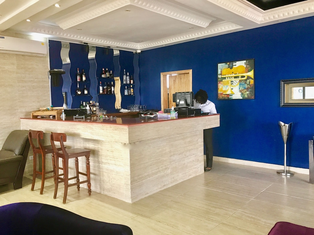 Bella Casa Hotel 6/50