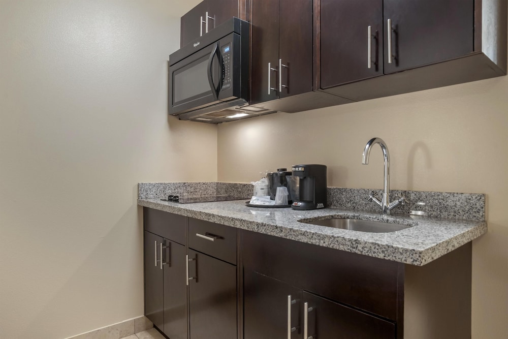 SureStay Studio by Best Western Gonzales 27/28