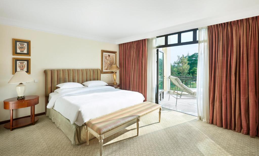 Regency, Executive, Suite
