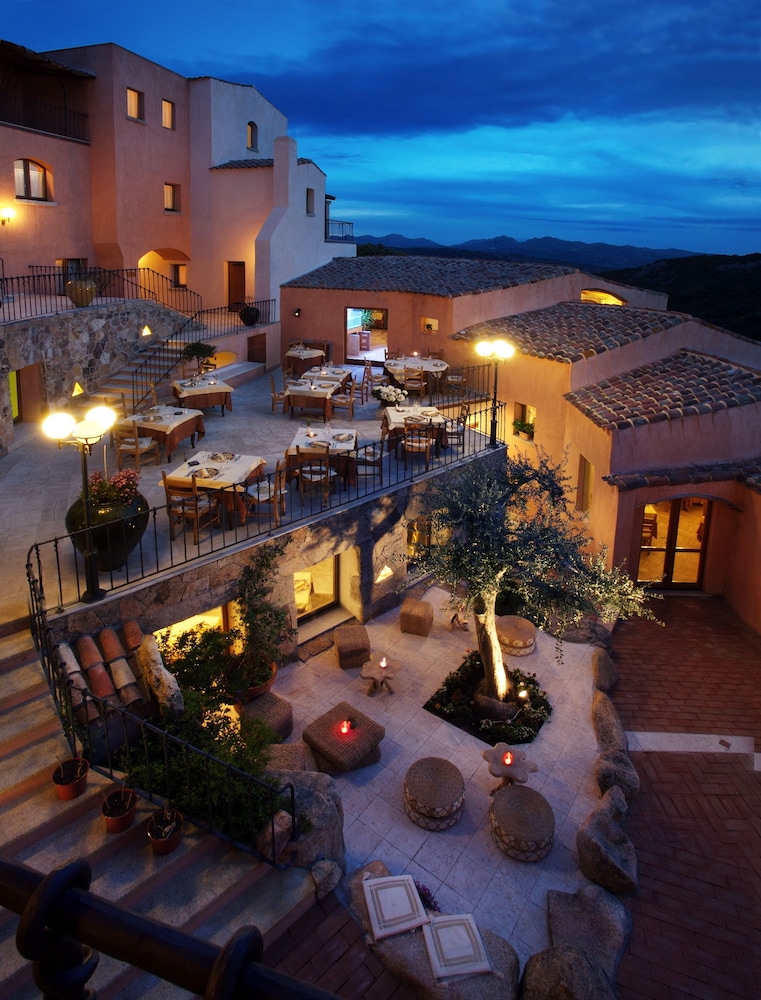 Hotel Arathena 32/34
