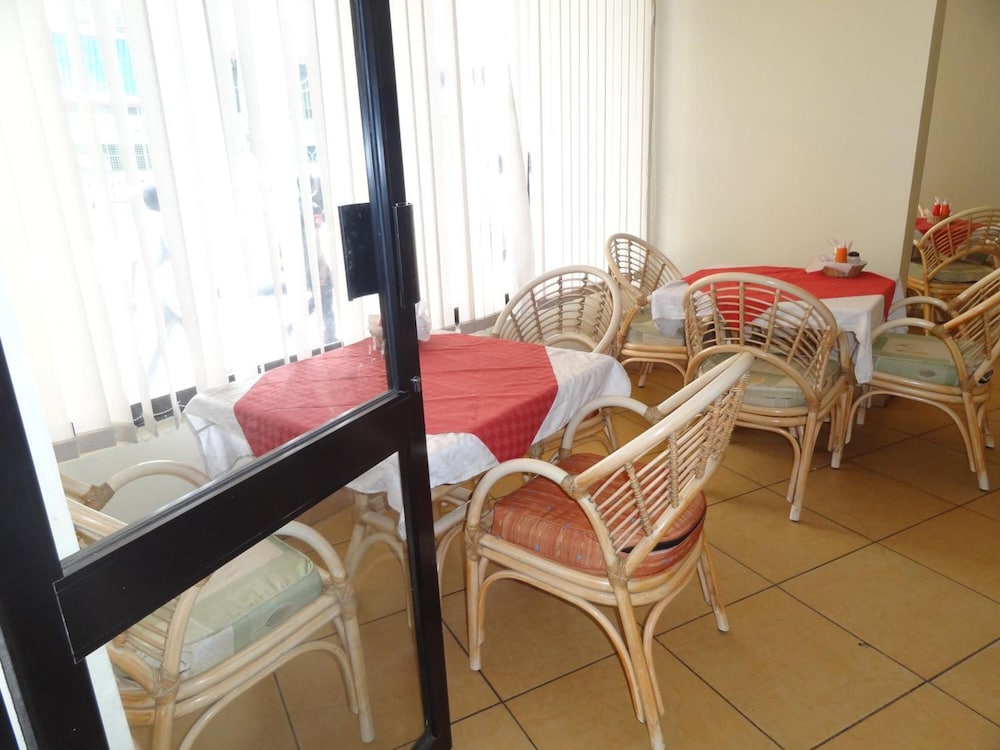 Regency Park Hotel Mombasa 35/42