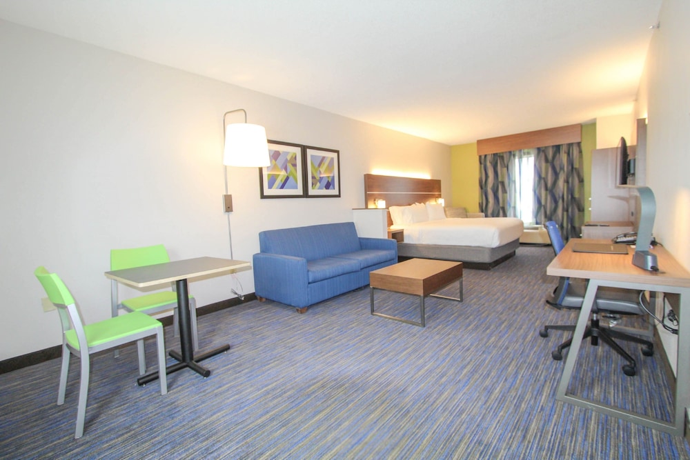 Holiday Inn Express Hotel And Suites Charleston North 39/56
