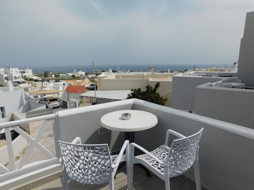 Nikolas Hotel 35/64