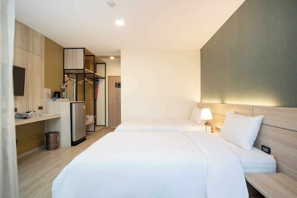 DELUXE, TWIN BEDS