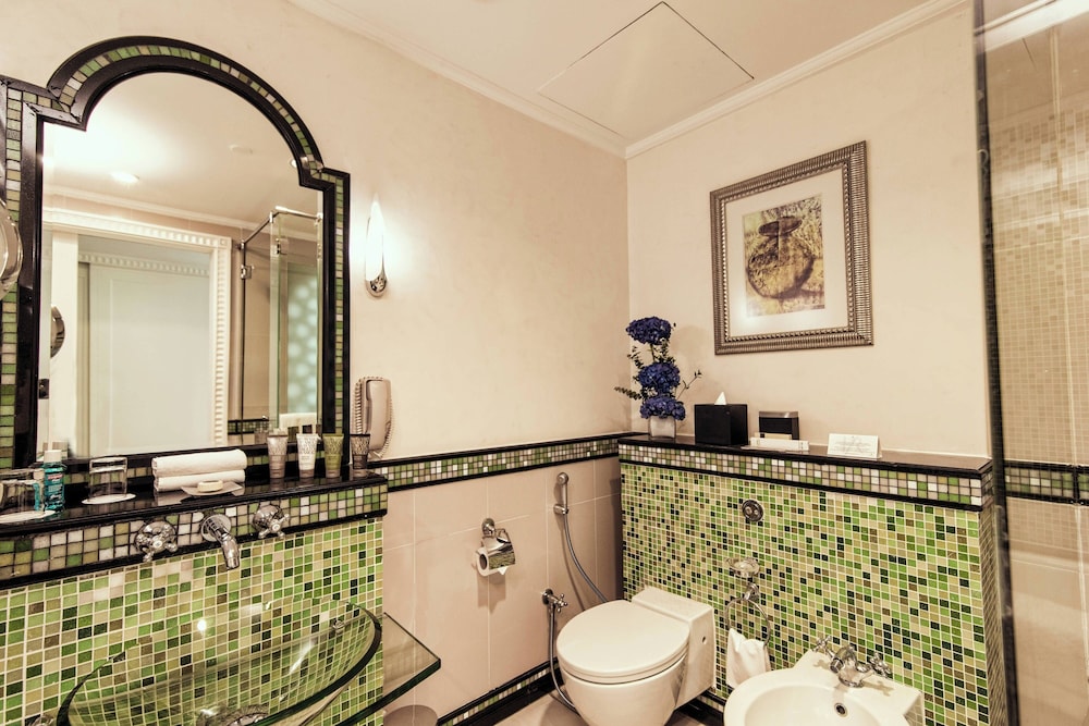 Al Habtoor Grand Resort, Autograph Collection 74/75