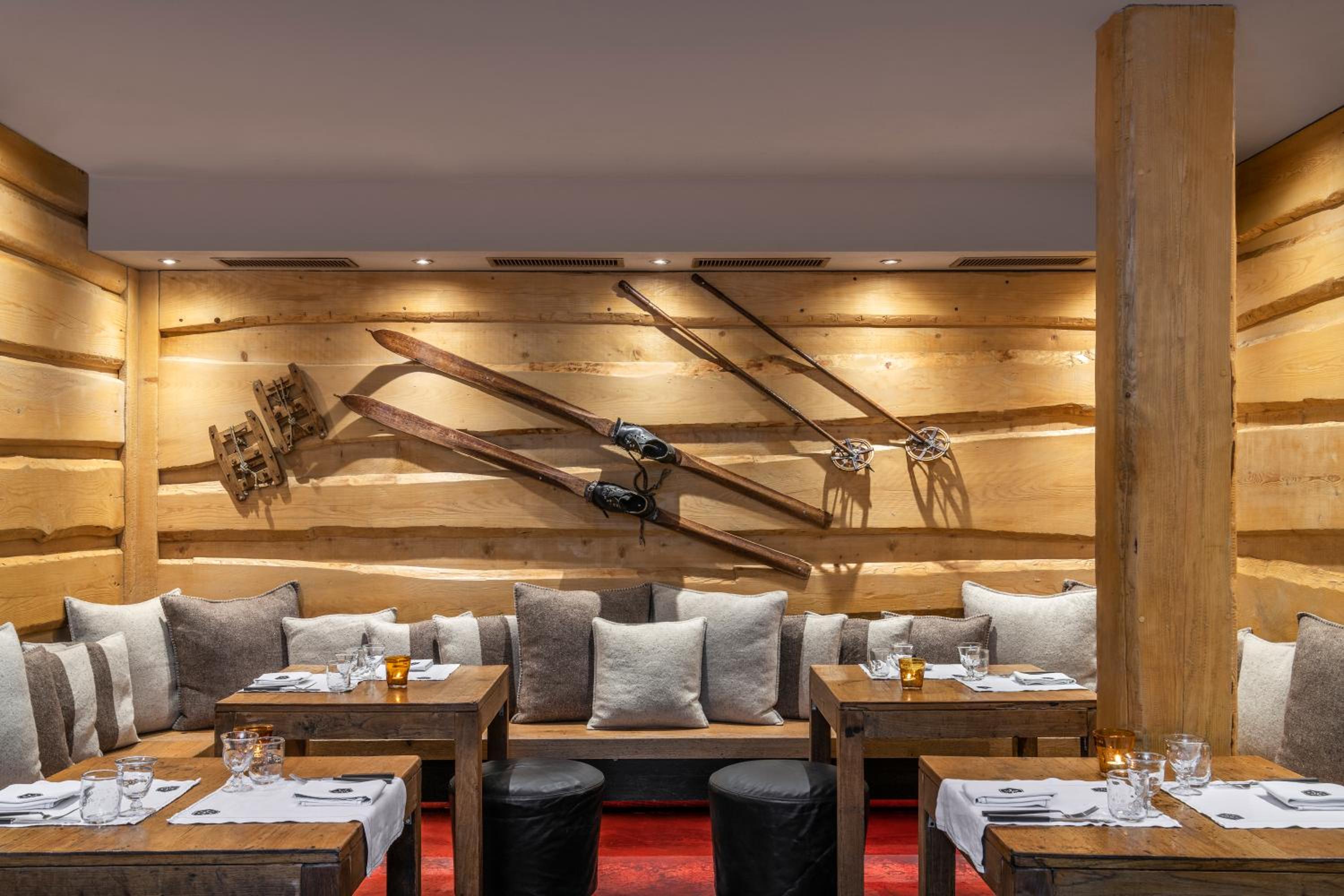 Unique Hotel Post 20/24