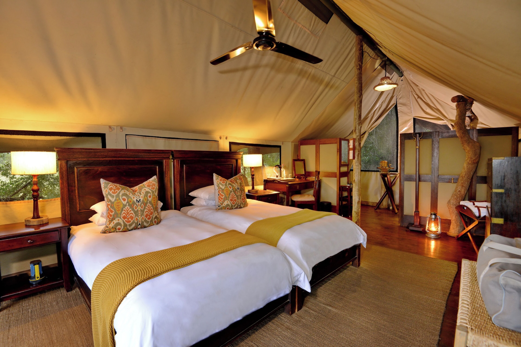 LUXURY, TENT