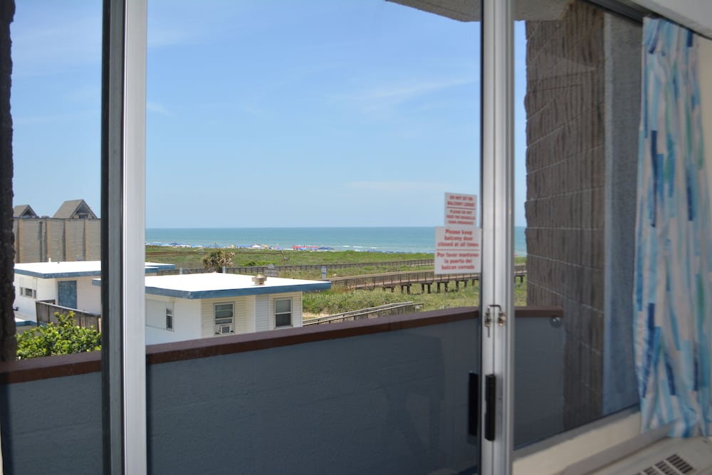 Padre South Hotel On The Beach 44/50