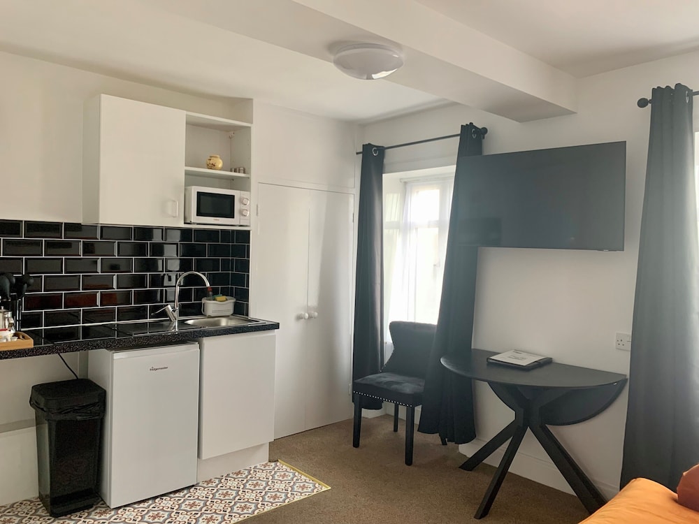 Sarum Hotel 55/69