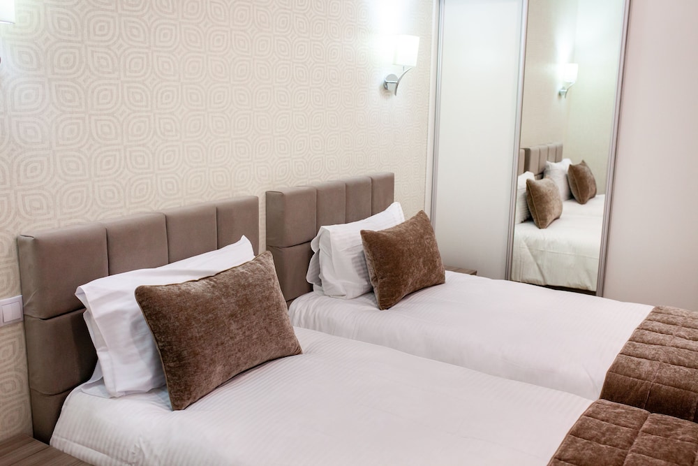 Familion Aparthotel 28/50