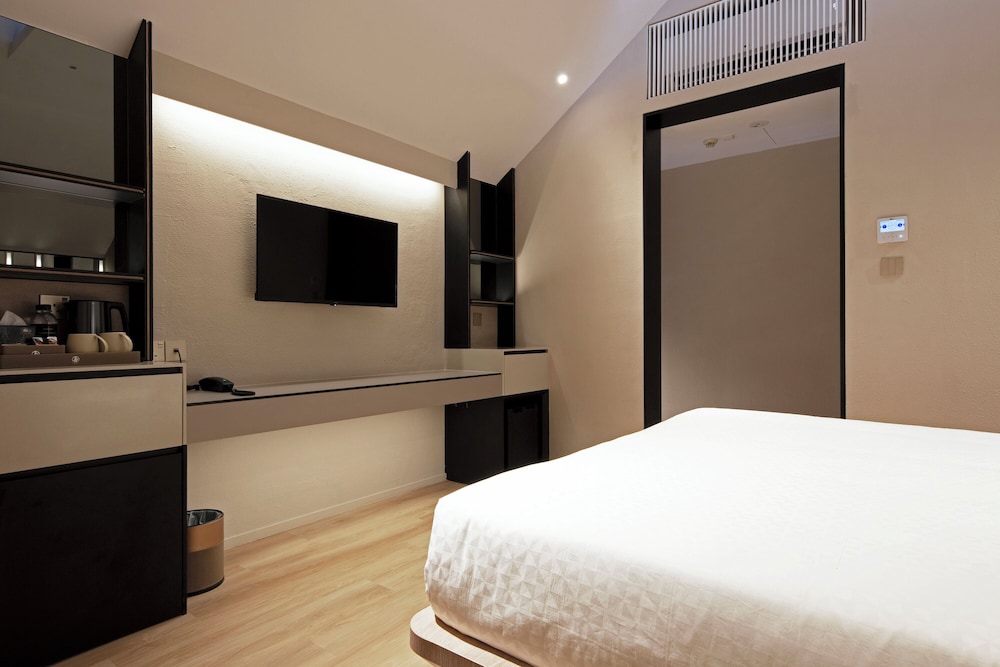 LOFT, SUITE, KING BED