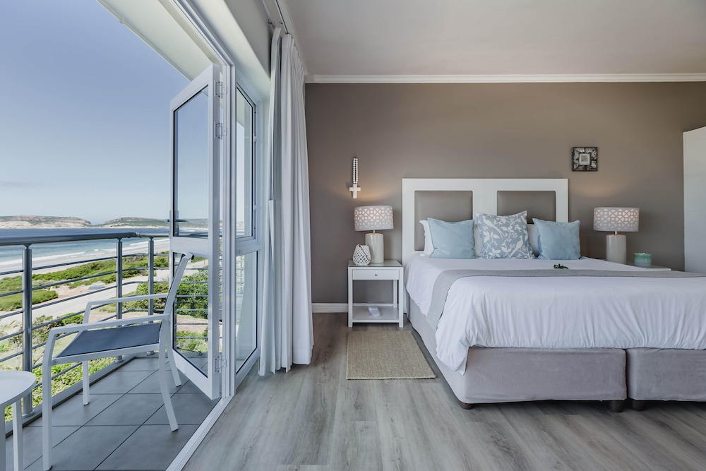 Room at The Robberg Beach Lodge, GEORGE