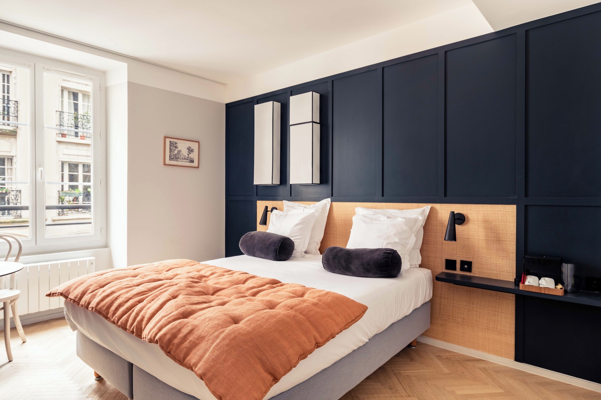 DELUXE, DOUBLE BED