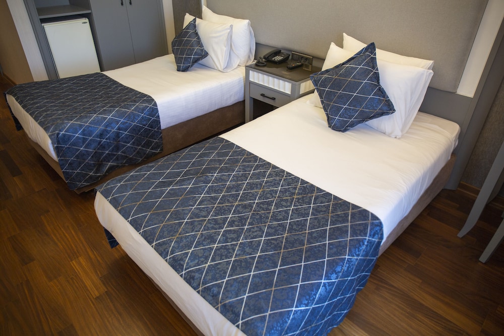 Mineo Park Hotel 46/58