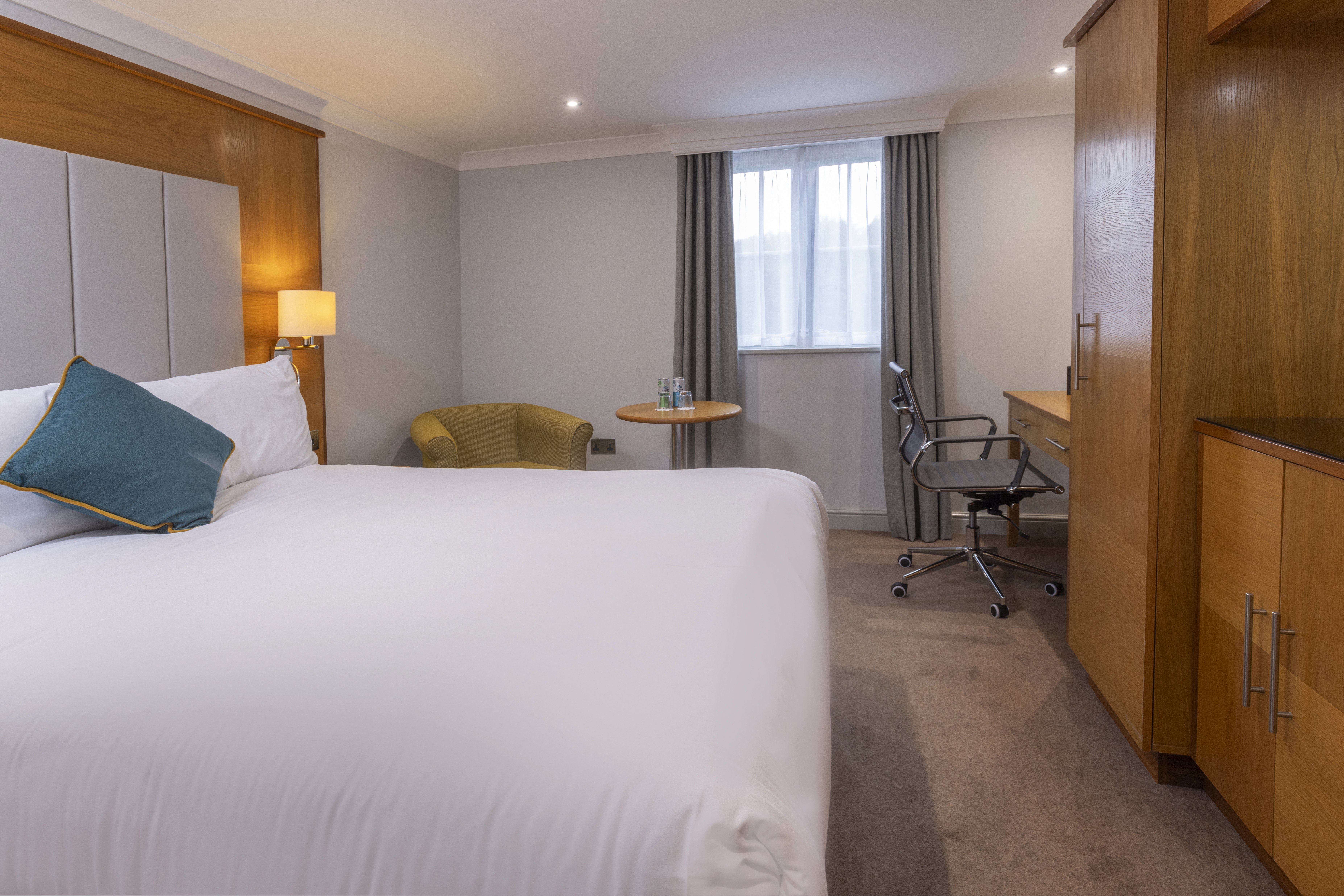 Yew Lodge Hotel East Midlands Airport 10/79