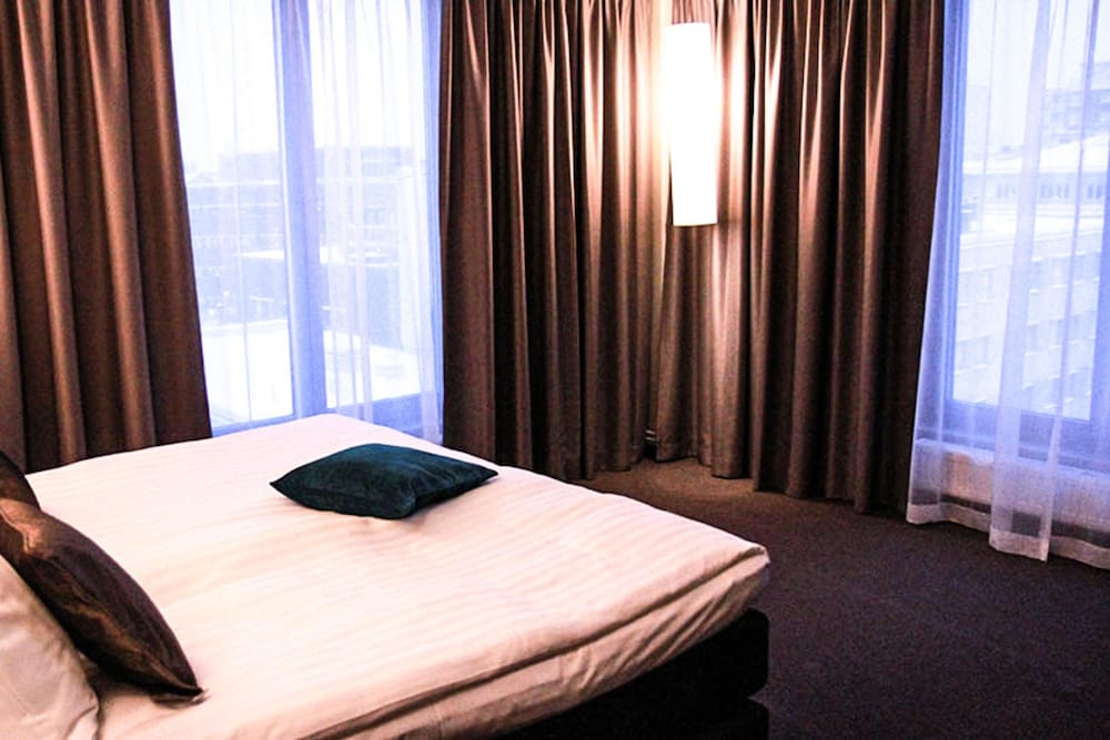 Clarion Hotel Sense 16/48