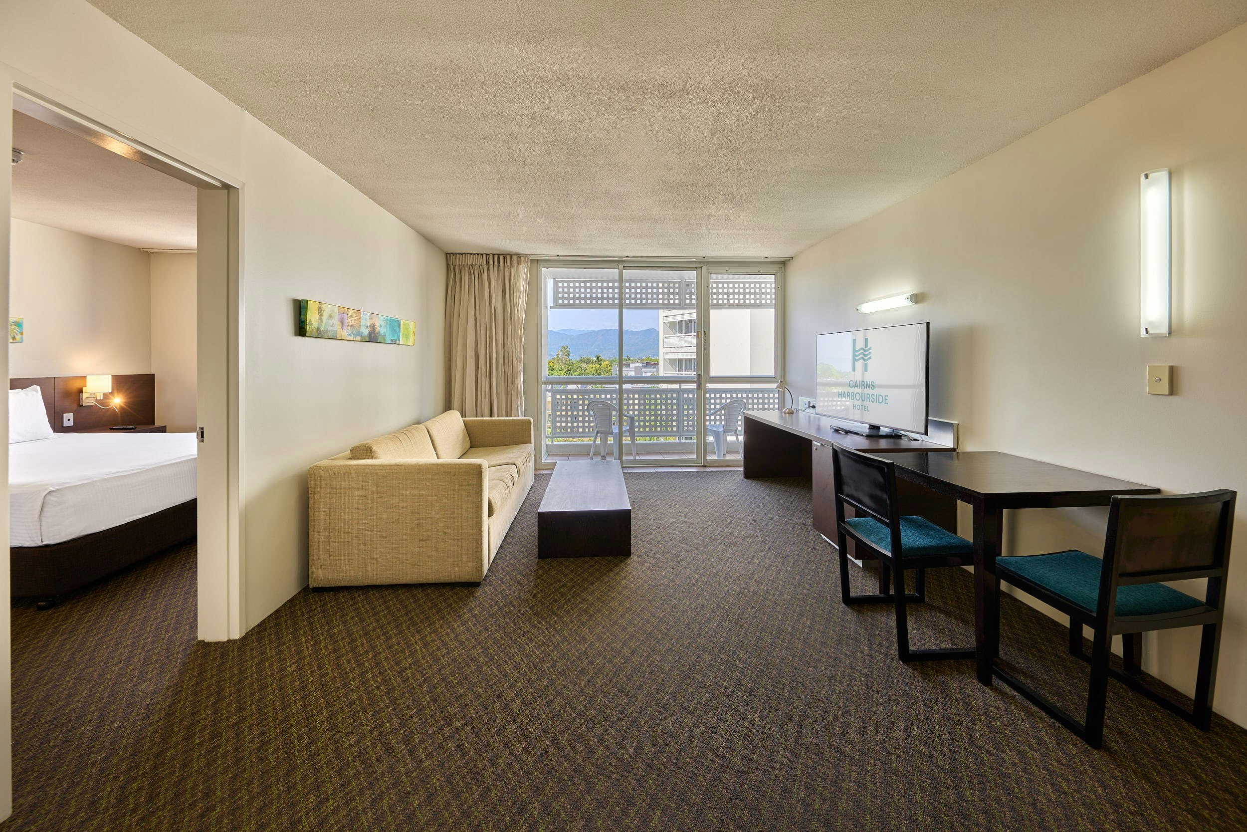 Cairns Harbourside Hotel 43/60