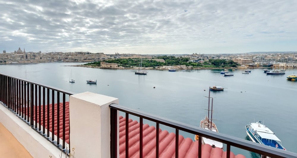 SLIEMA MARINA HOTEL 2/70