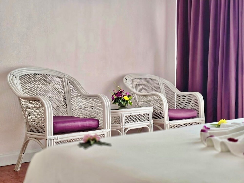 On Hotel Phuket 62/71
