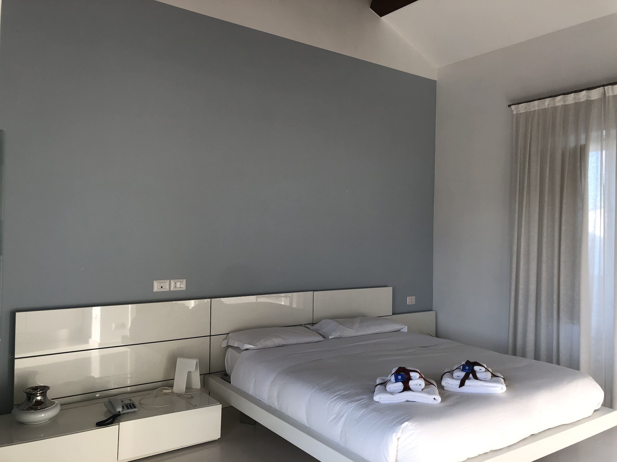 ROOM, TRIPLE