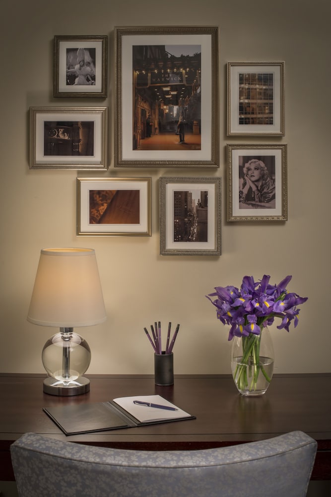 Warwick Hotel New York 37/61