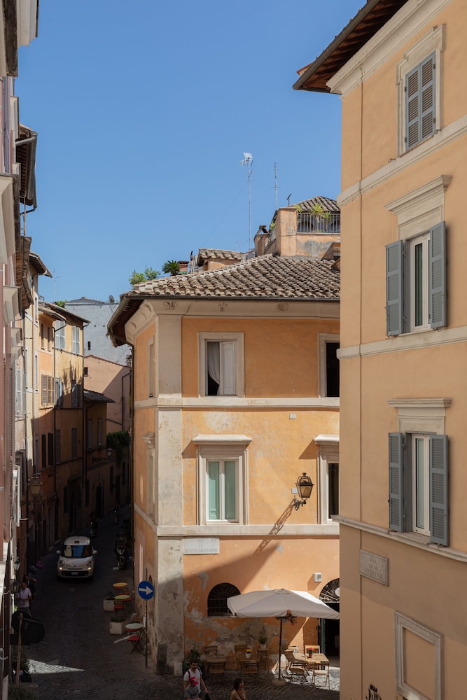 Piazza Navona White 4/50