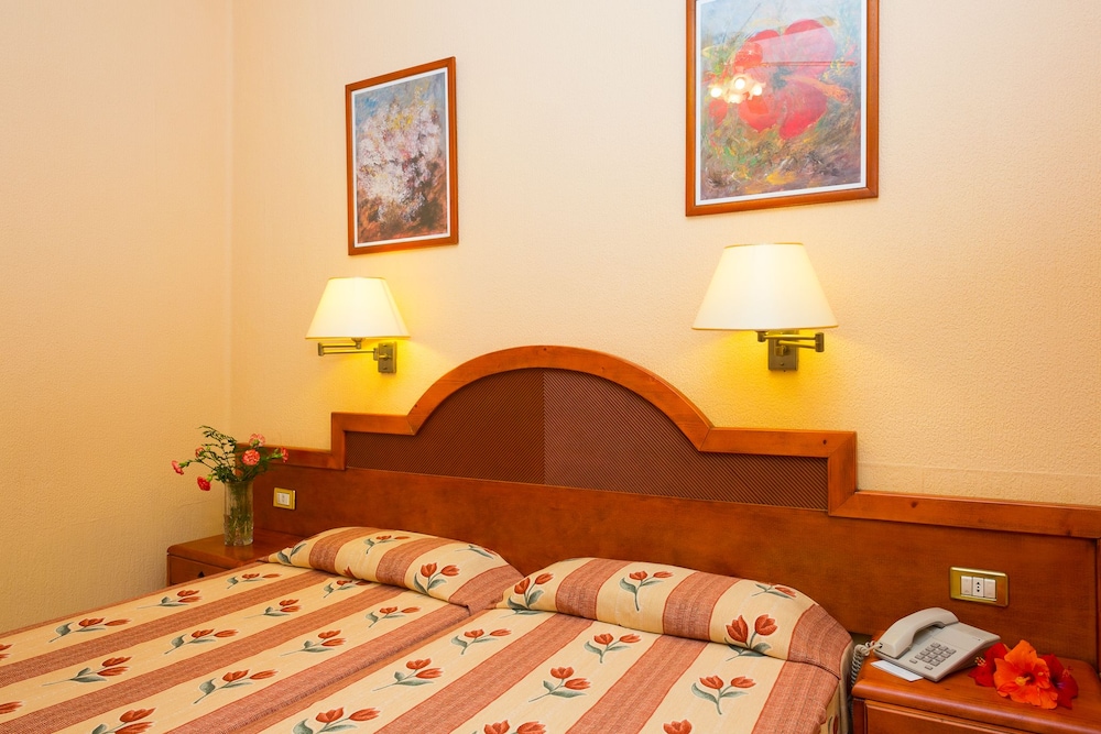 Monopol Hotel Tenerife 24/53