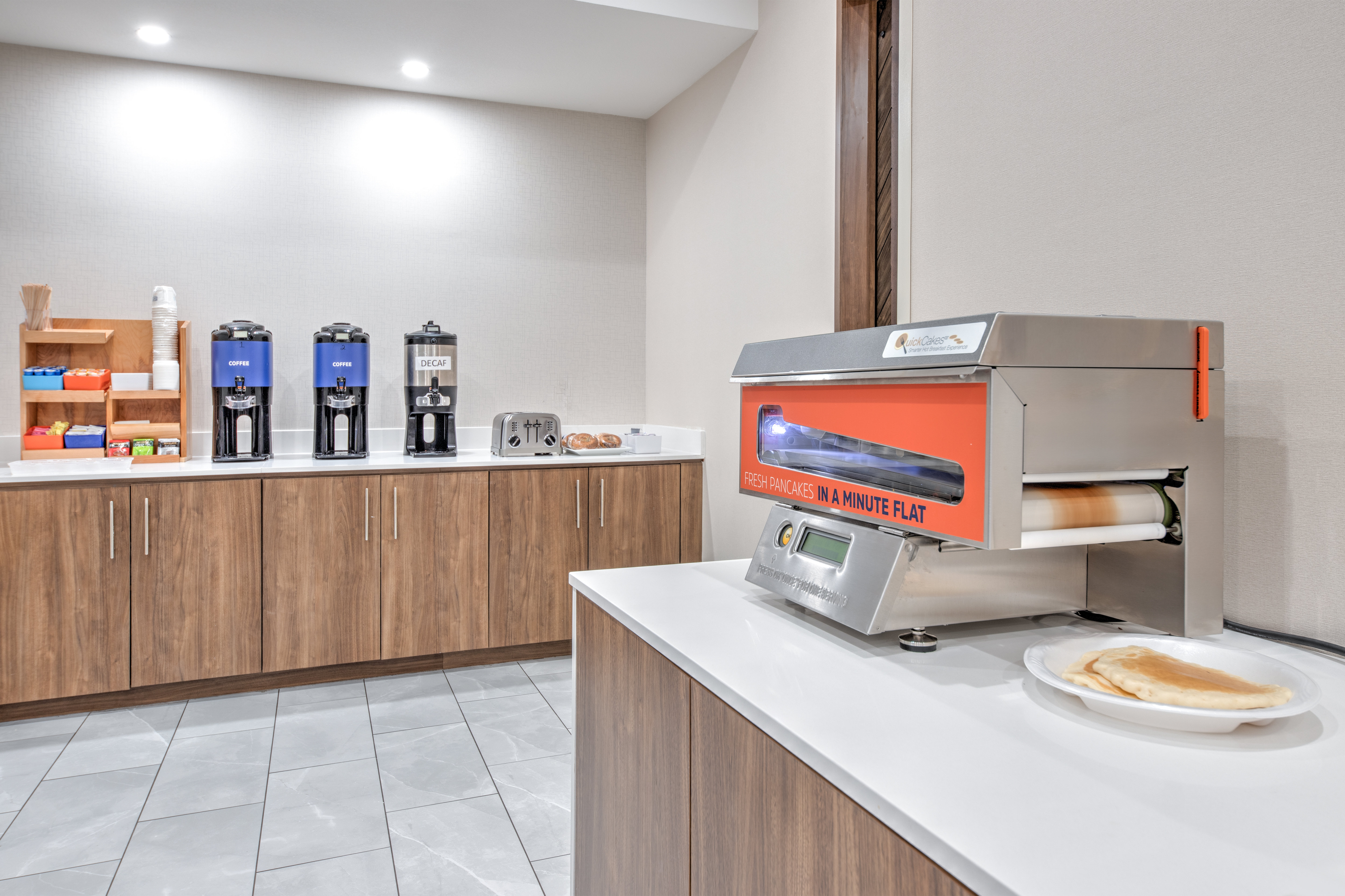 Holiday Inn Express Hotel And Suites Dallas West 38/40