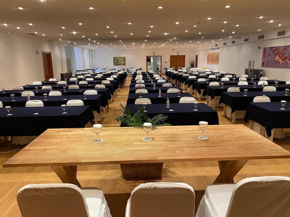 Leptos Panorama Hotel 40/50