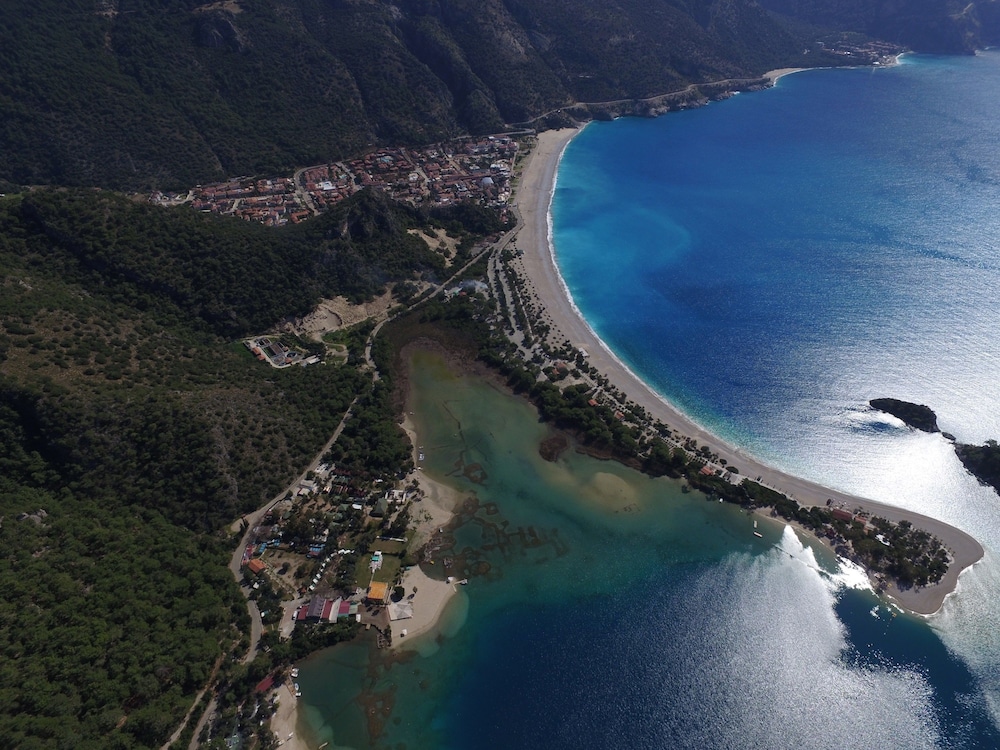 S3 Seahorse Beach Club & Hotel 36/50