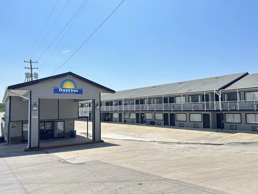 Days Inn by Wyndham Branson Near Theatre District 25/27