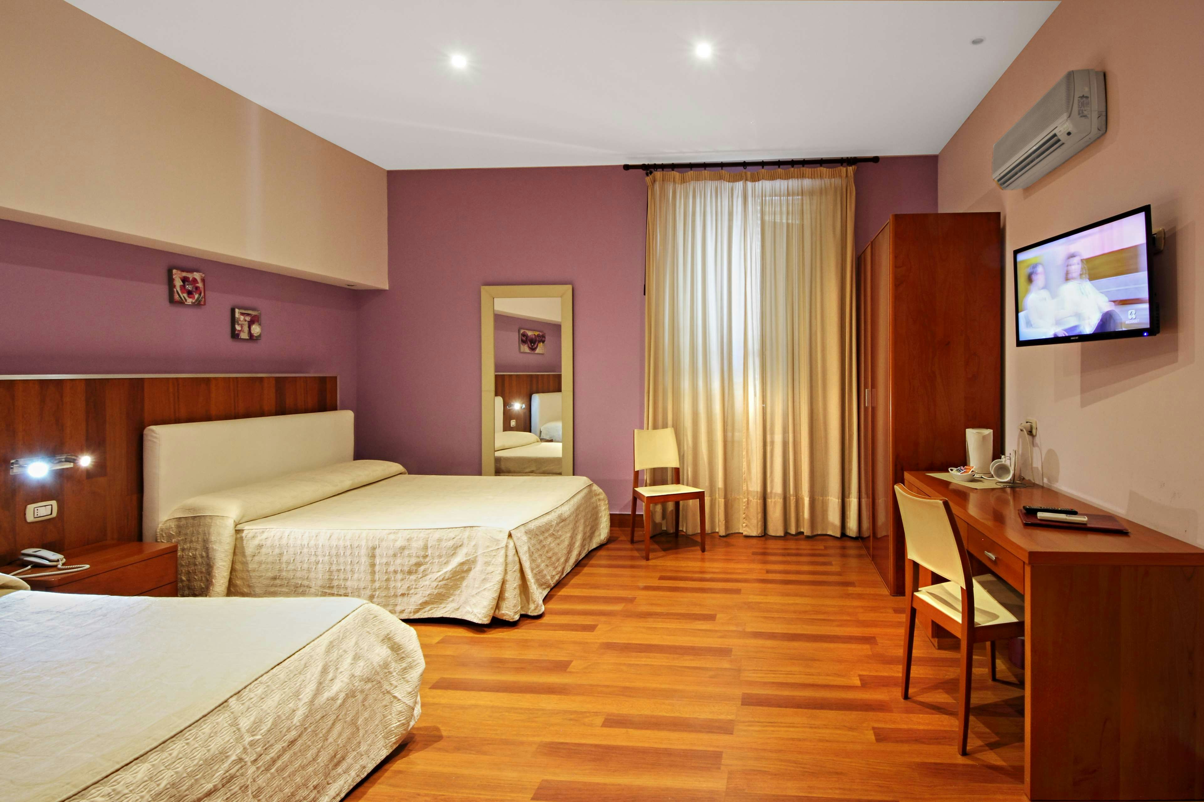 Hotel Tonic 3/16