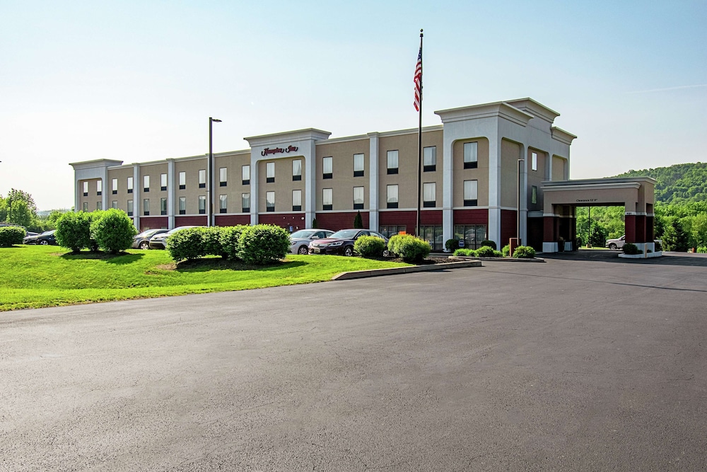 Hampton Inn Pine Grove 1/58