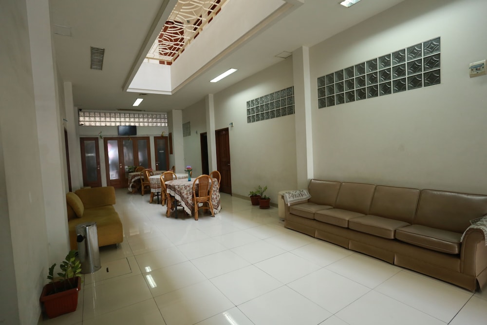 Asoka Hotel 38/48