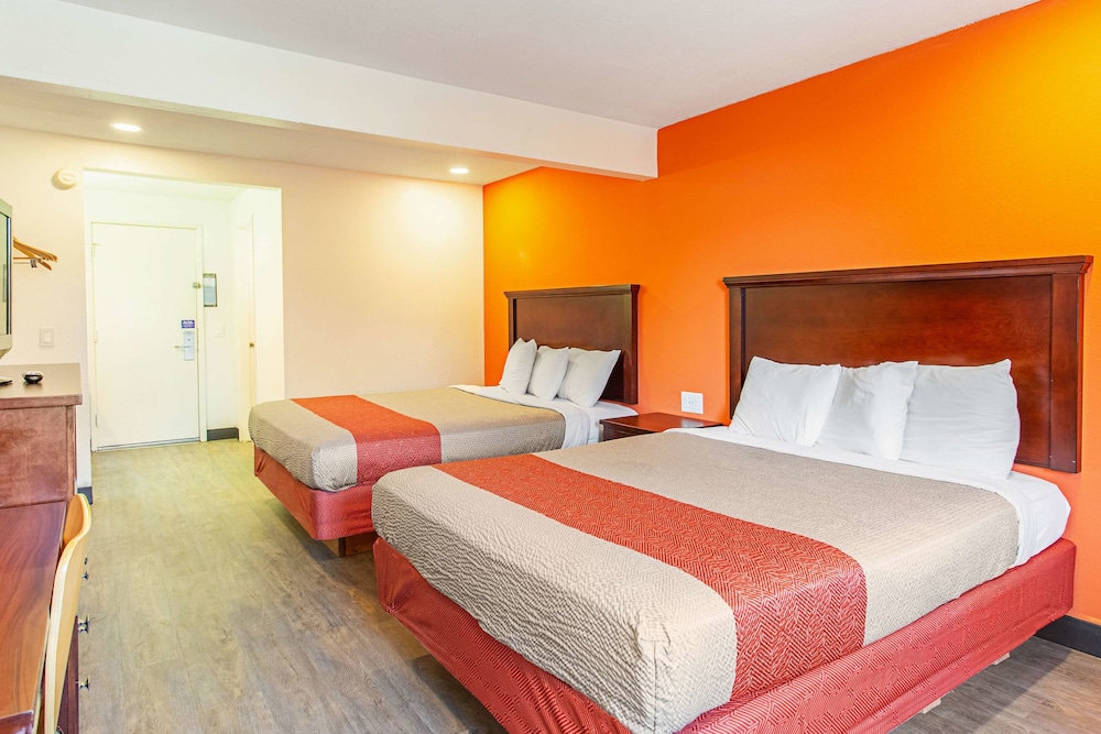 Motel6 Pendleton, OR - West 14/44