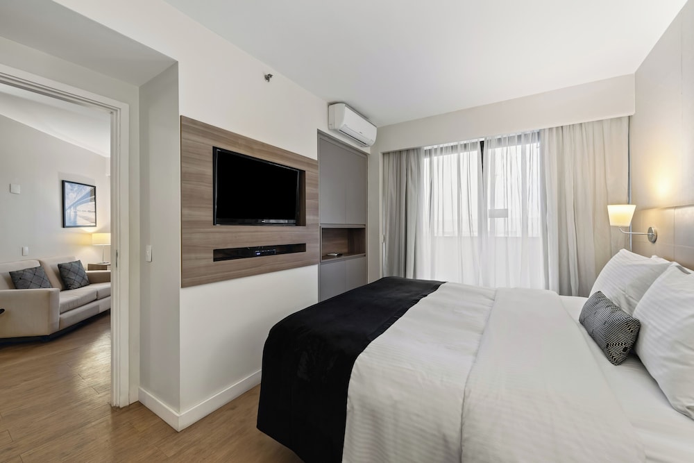 2 Bedrooms, Twin Beds, King Bed, Sofa, Kitchen