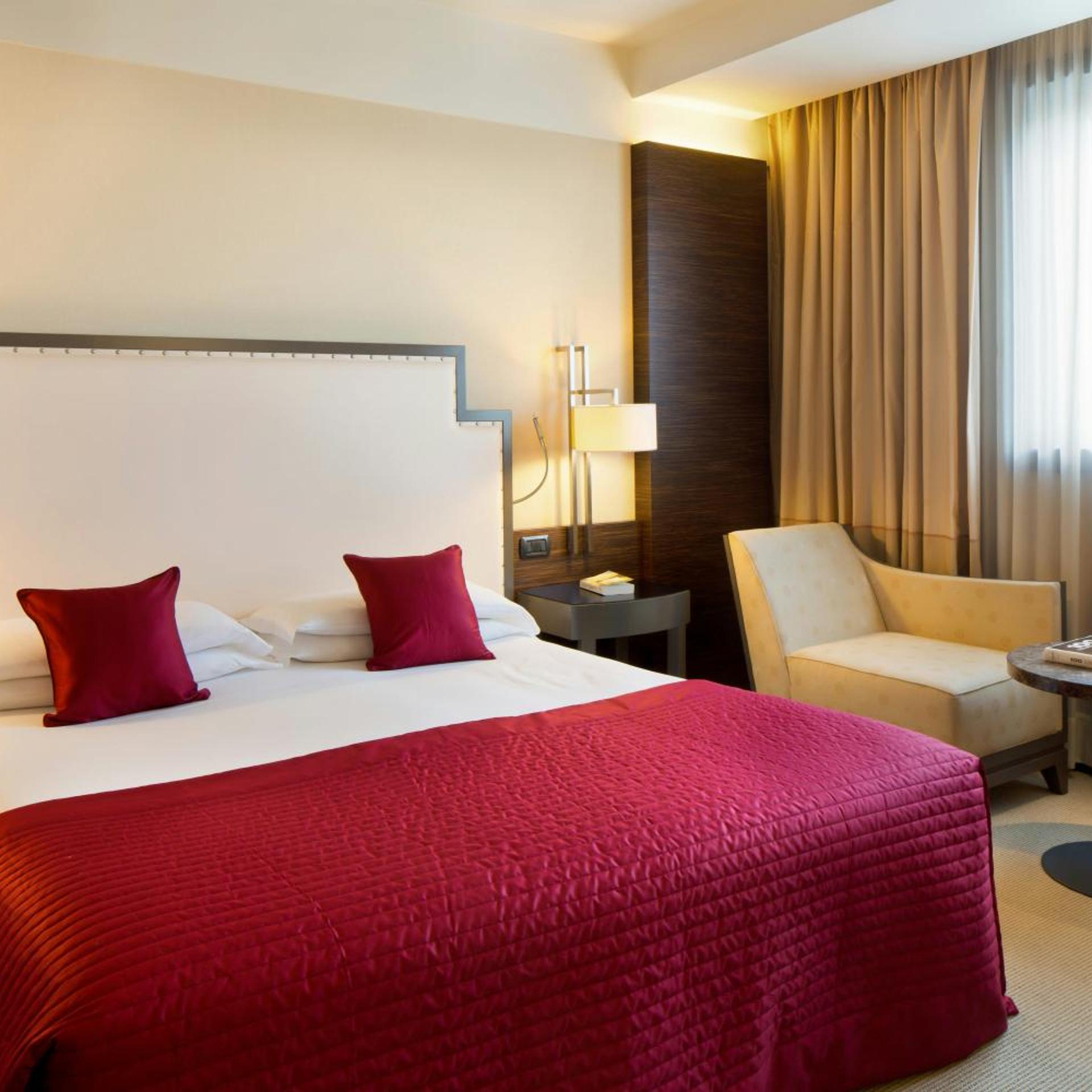 Room, Double or Twin Bed