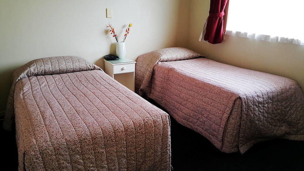 Ann’s Volcanic Motel 22/50